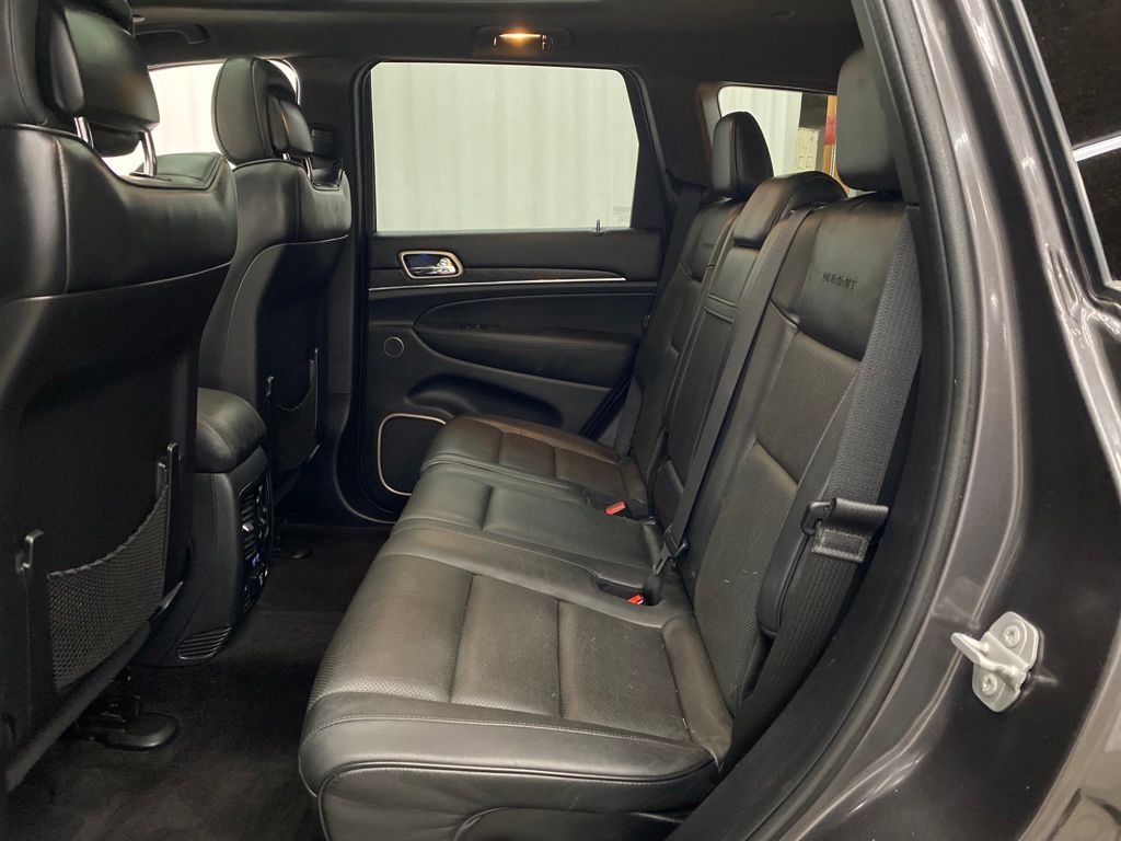 Thumbnail: 2015 Jeep Grand Cherokee - 24