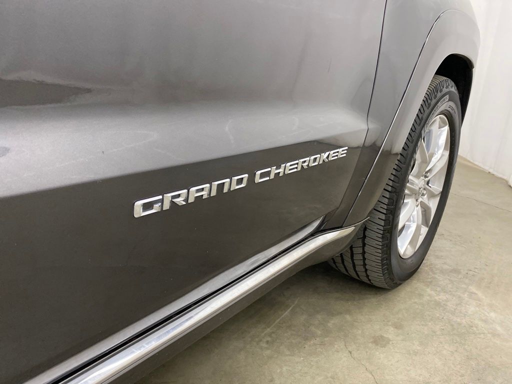 Thumbnail: 2015 Jeep Grand Cherokee - 7