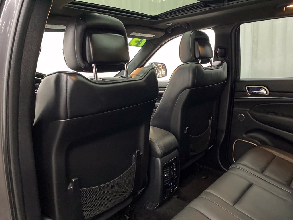 Thumbnail: 2015 Jeep Grand Cherokee - 13