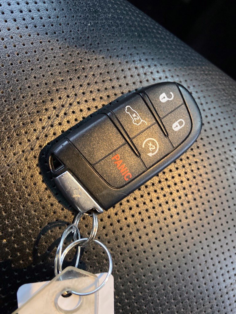 Thumbnail: 2015 Jeep Grand Cherokee - 18