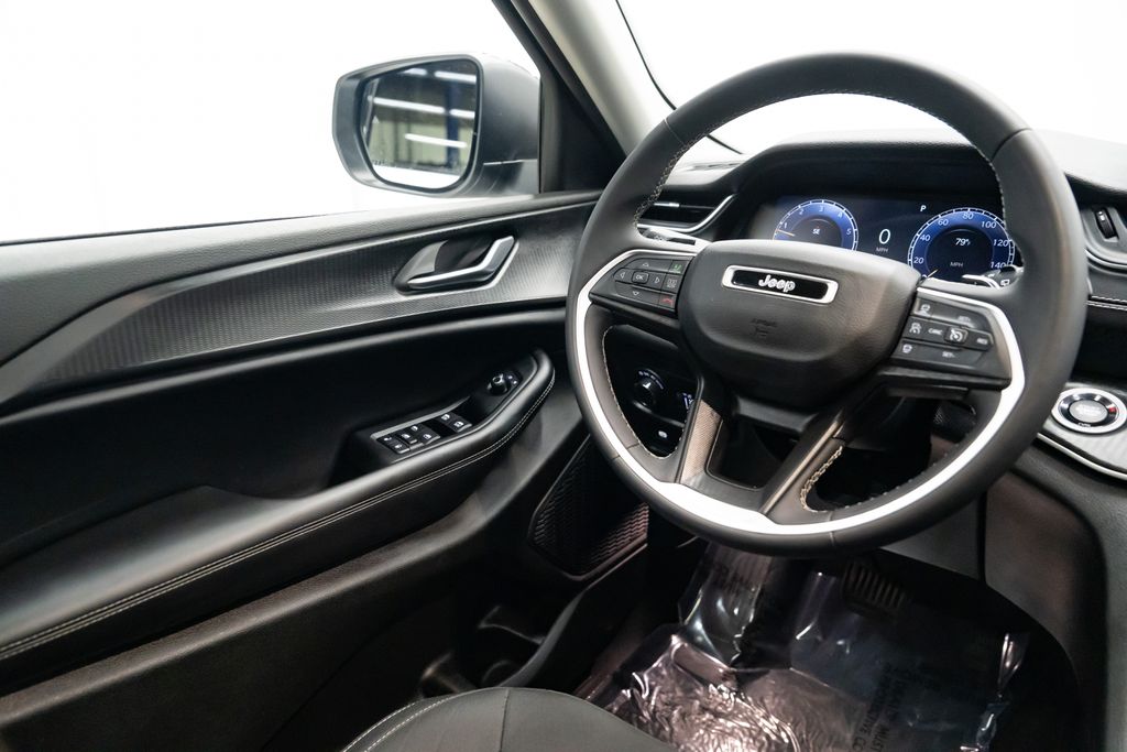 Thumbnail: 2023 Jeep Grand Cherokee - 19