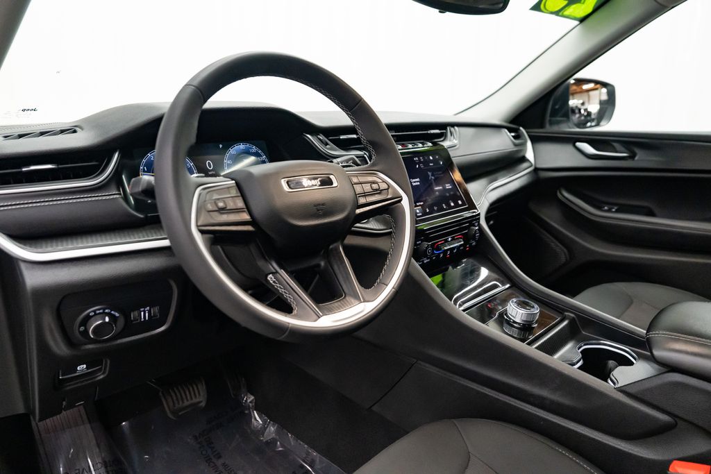 Thumbnail: 2023 Jeep Grand Cherokee - 11