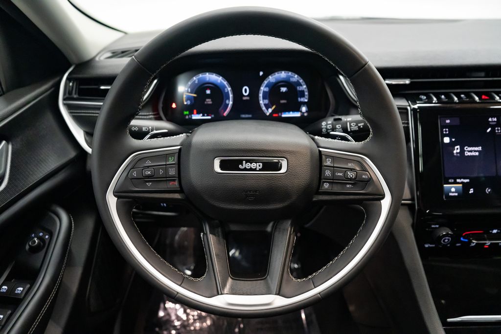 Thumbnail: 2023 Jeep Grand Cherokee - 7