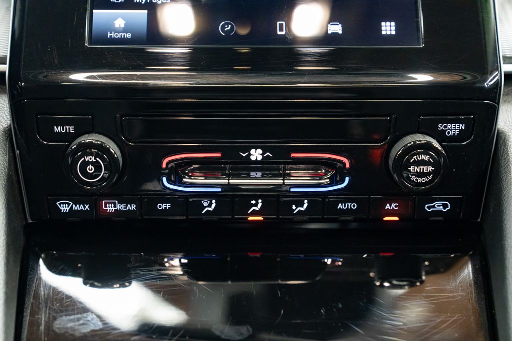 Thumbnail: 2023 Jeep Grand Cherokee - 20