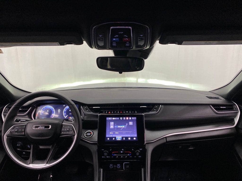 Thumbnail: 2023 Jeep Grand Cherokee - 10