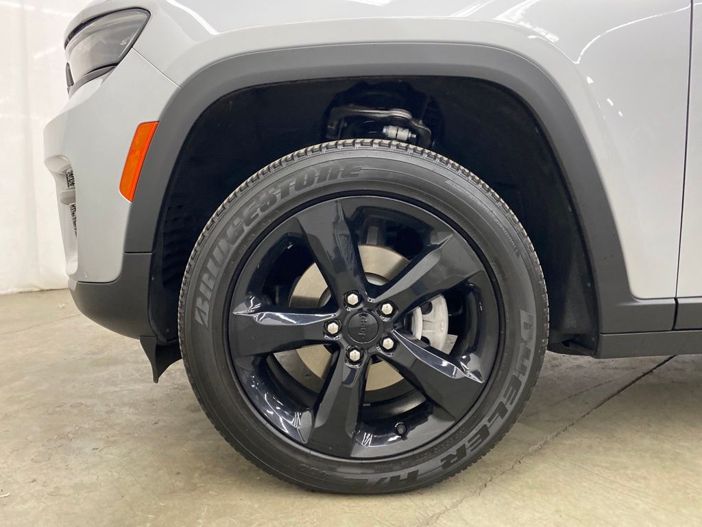 Thumbnail: 2023 Jeep Grand Cherokee - 8