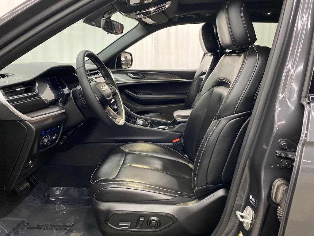 Thumbnail: 2024 Jeep Grand Cherokee - 11