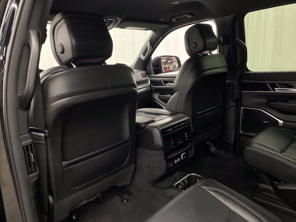Thumbnail: 2024 Jeep Wagoneer - 12