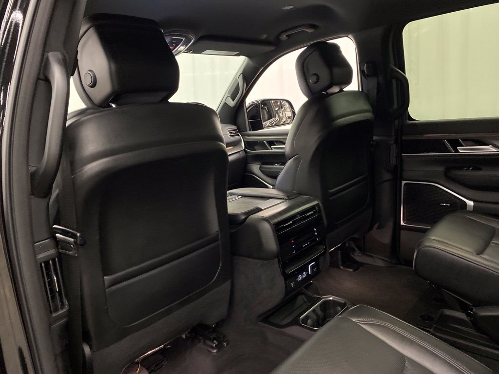 Thumbnail: 2024 Jeep Wagoneer - 12