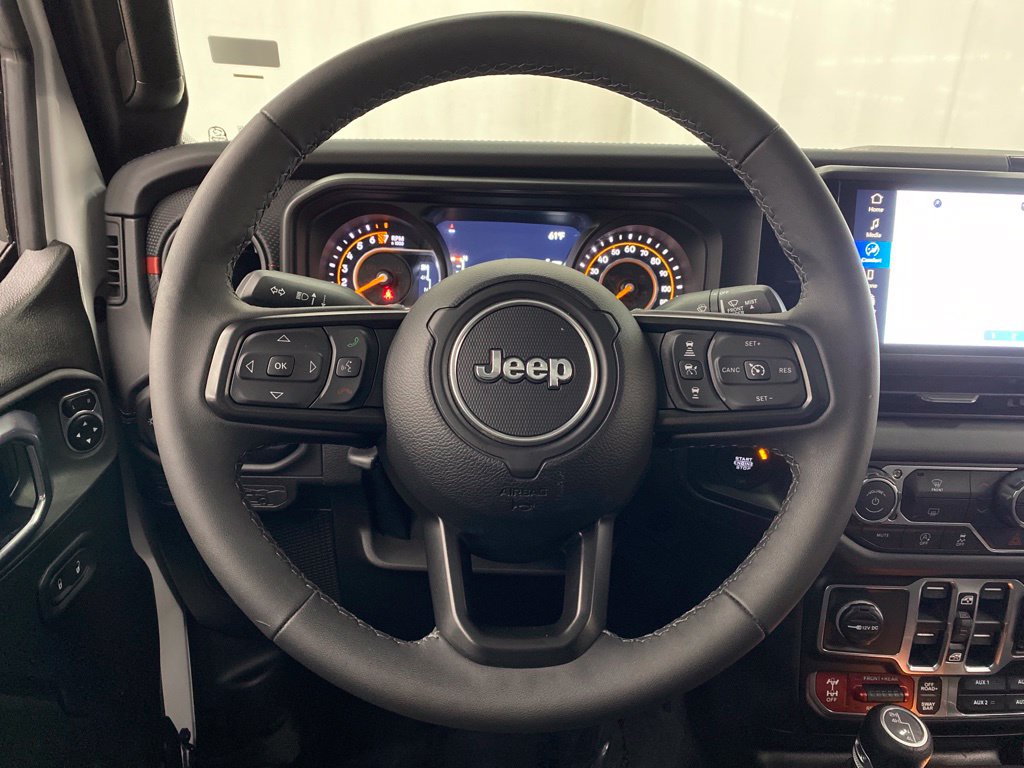 Thumbnail: 2026 Jeep Gladiator - 13