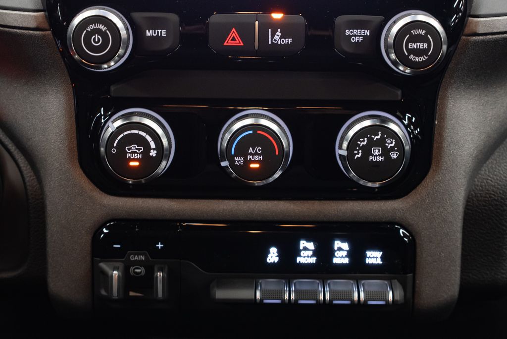 Thumbnail: 2026 RAM 1500 - 19