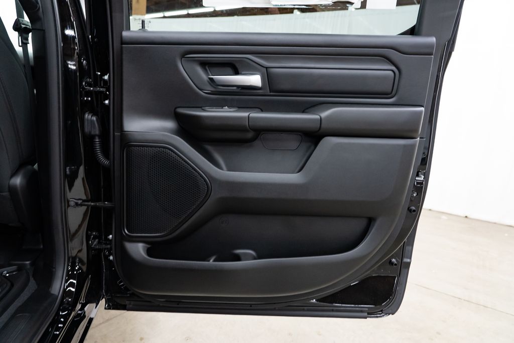 Thumbnail: 2026 RAM 1500 - 26