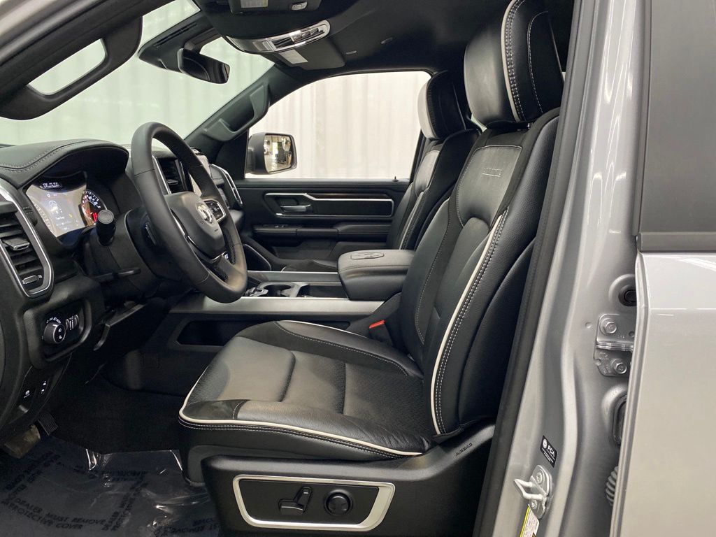 Thumbnail: 2025 RAM 1500 - 10