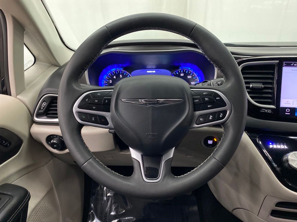 Thumbnail: 2024 Chrysler Pacifica - 14