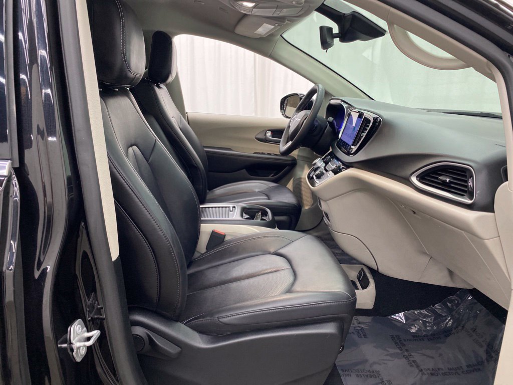 Thumbnail: 2024 Chrysler Pacifica - 12