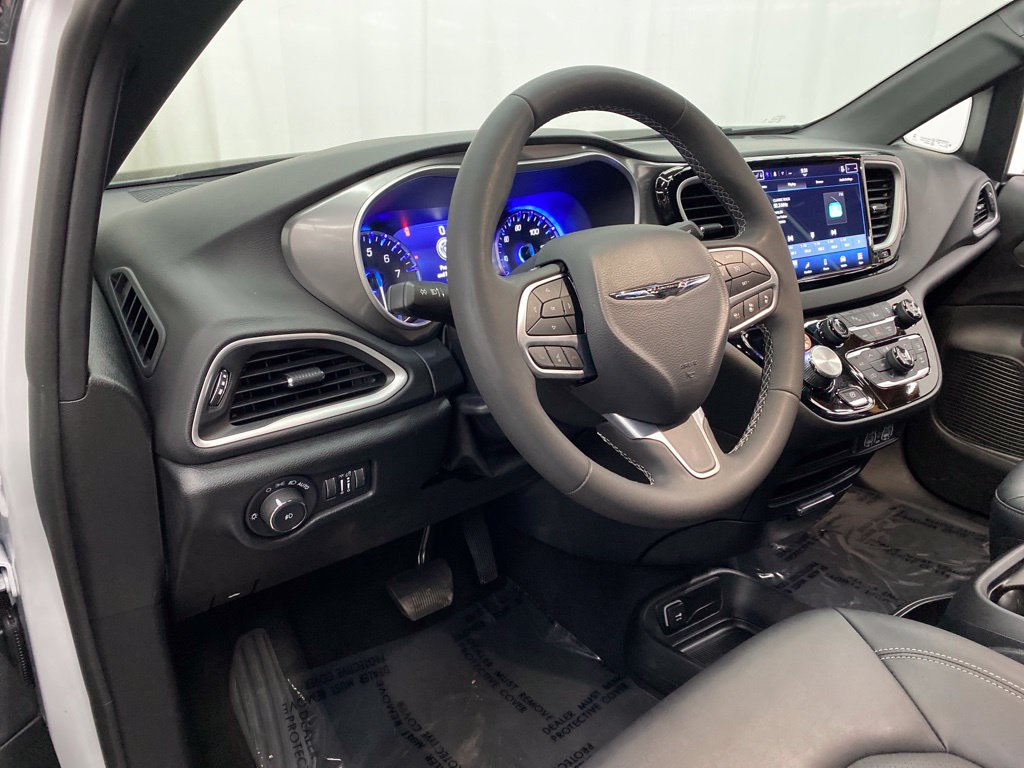 Thumbnail: 2025 Chrysler Pacifica - 2