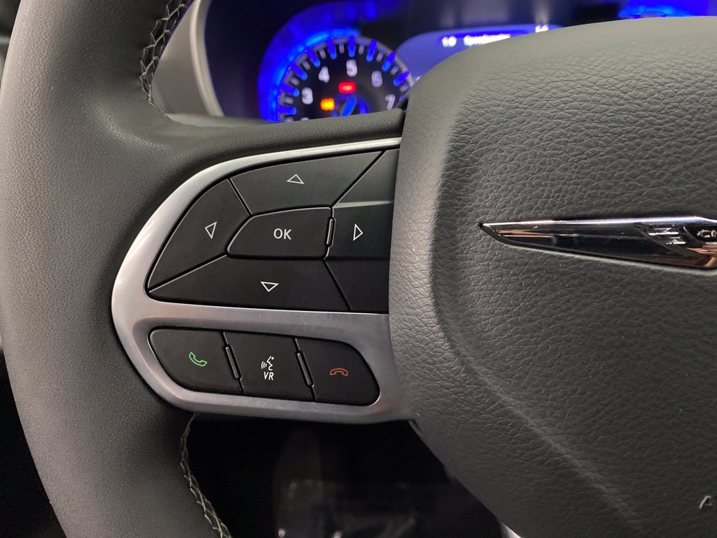 Thumbnail: 2025 Chrysler Pacifica - 25