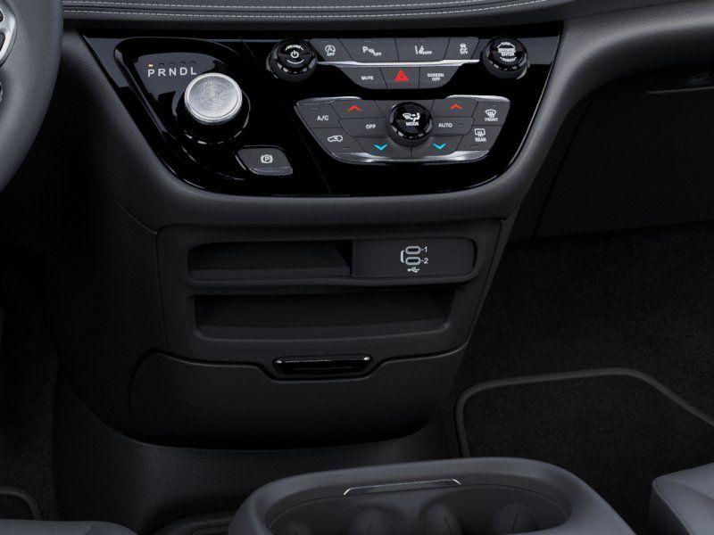 Thumbnail: 2026 Chrysler Pacifica - 10