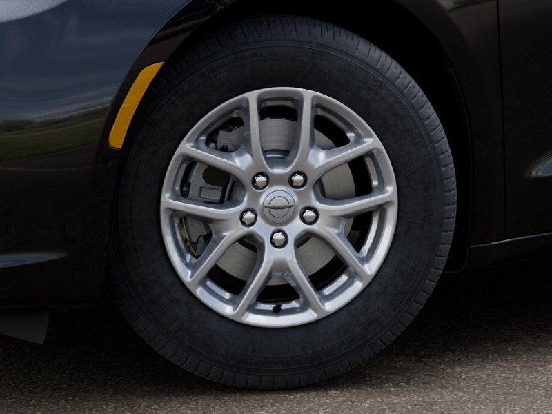 Thumbnail: 2026 Chrysler Pacifica - 5