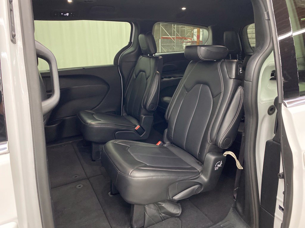 Thumbnail: 2025 Chrysler Pacifica - 23