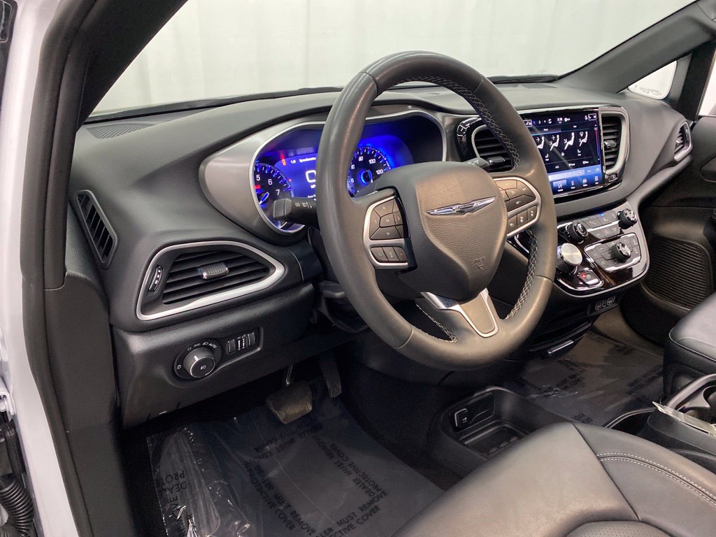Thumbnail: 2025 Chrysler Pacifica - 2