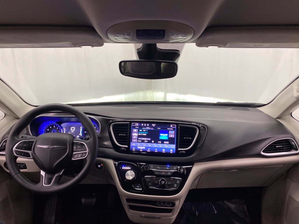 Thumbnail: 2024 Chrysler Pacifica - 9