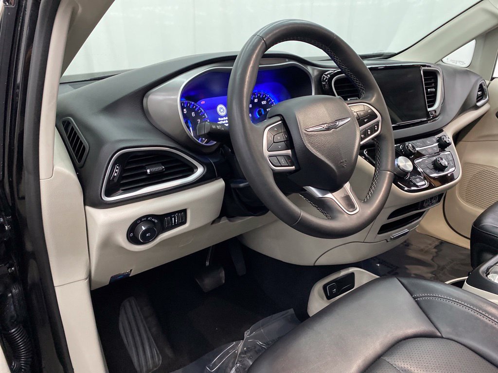 Thumbnail: 2024 Chrysler Pacifica - 2