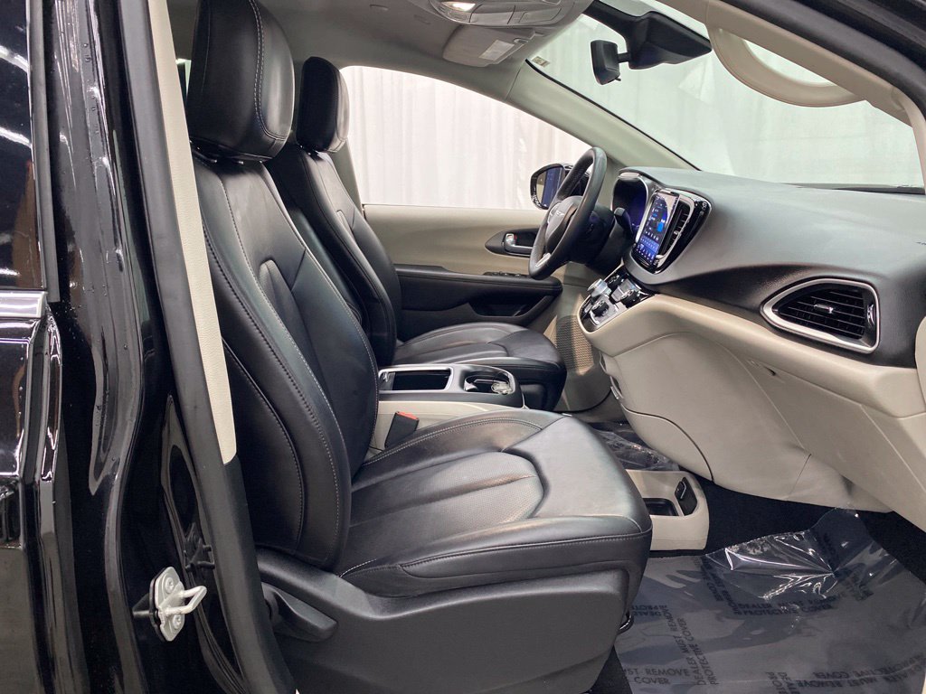 Thumbnail: 2024 Chrysler Pacifica - 11