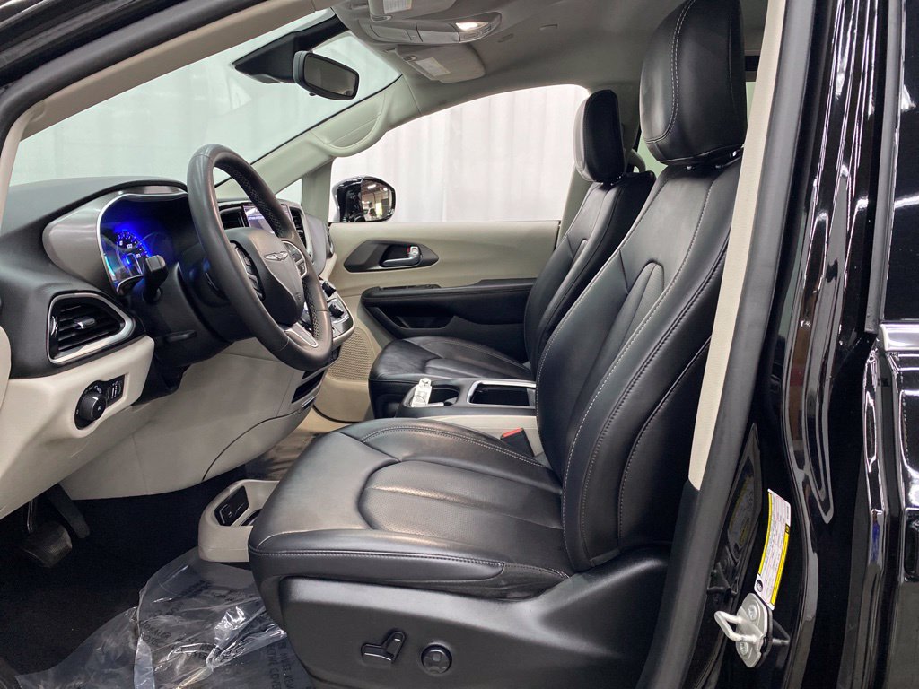 Thumbnail: 2024 Chrysler Pacifica - 10