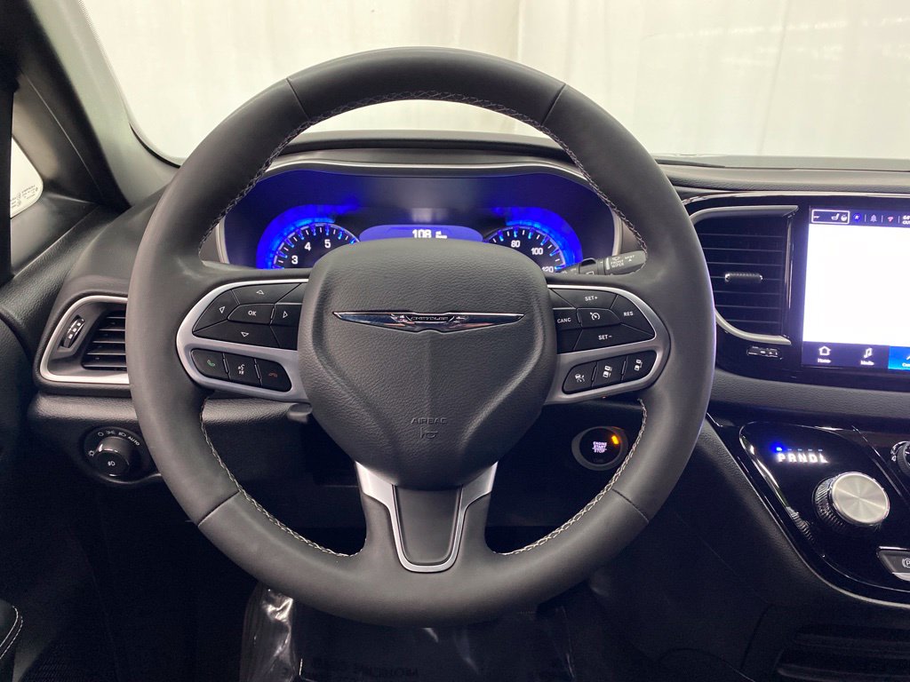 Thumbnail: 2025 Chrysler Pacifica - 13