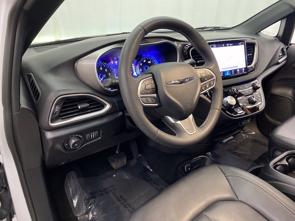 Thumbnail: 2025 Chrysler Pacifica - 2