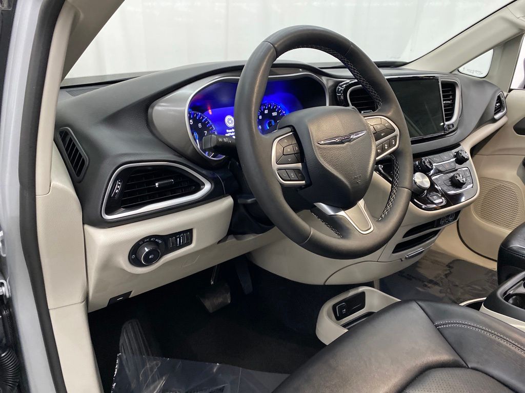 Thumbnail: 2024 Chrysler Pacifica - 2