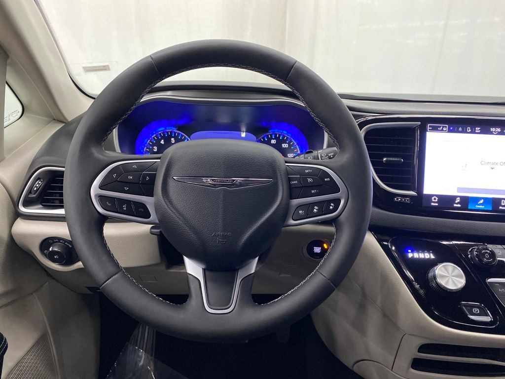 Thumbnail: 2024 Chrysler Pacifica - 13