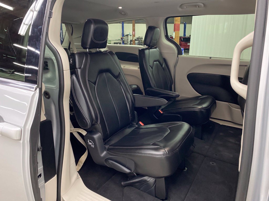 Thumbnail: 2024 Chrysler Pacifica - 24