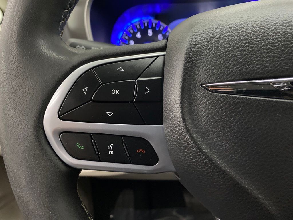 Thumbnail: 2023 Chrysler Pacifica - 26