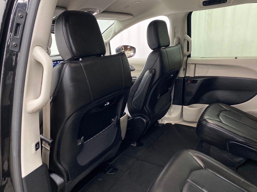Thumbnail: 2023 Chrysler Pacifica - 12
