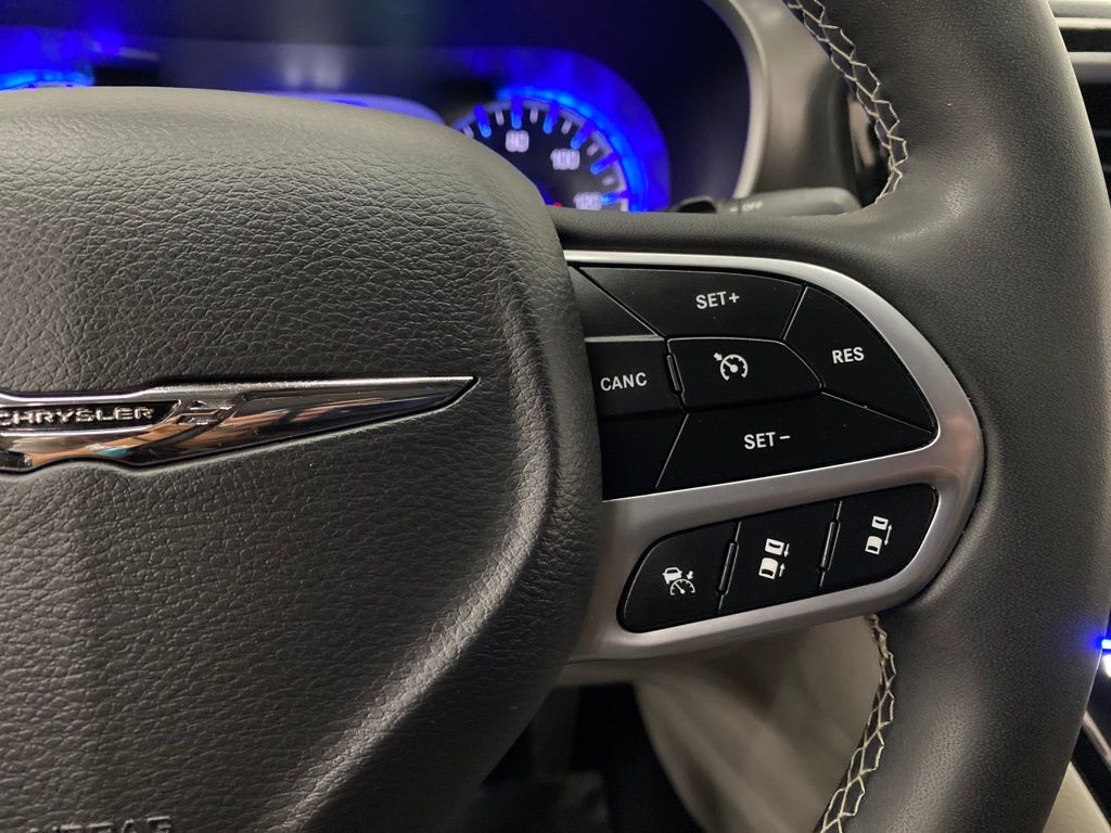 Thumbnail: 2023 Chrysler Pacifica - 27