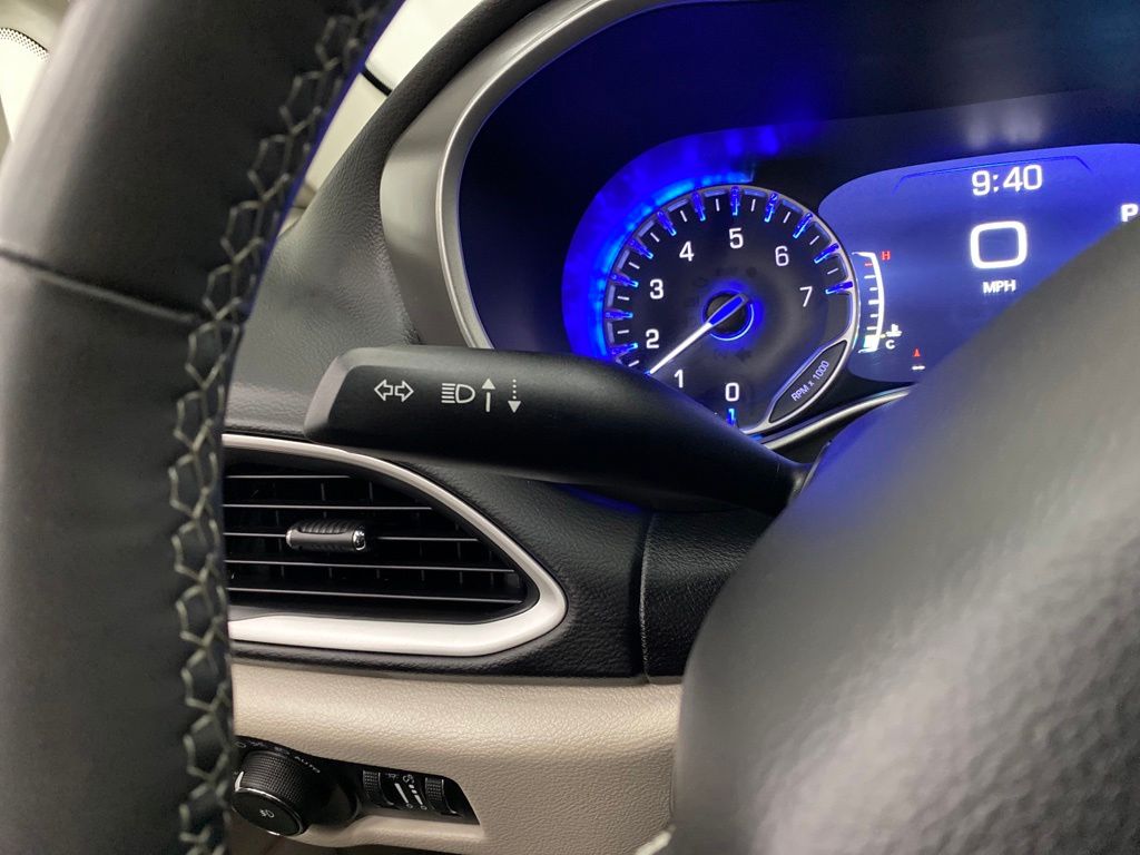 Thumbnail: 2023 Chrysler Pacifica - 28