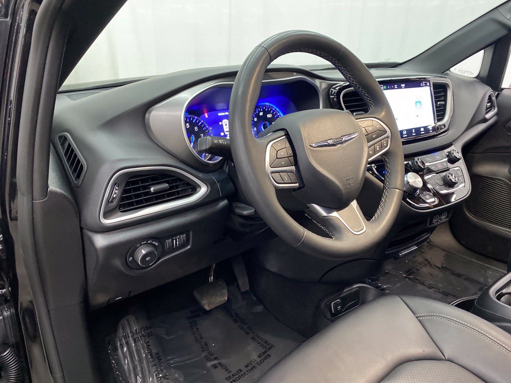 Thumbnail: 2025 Chrysler Pacifica - 2