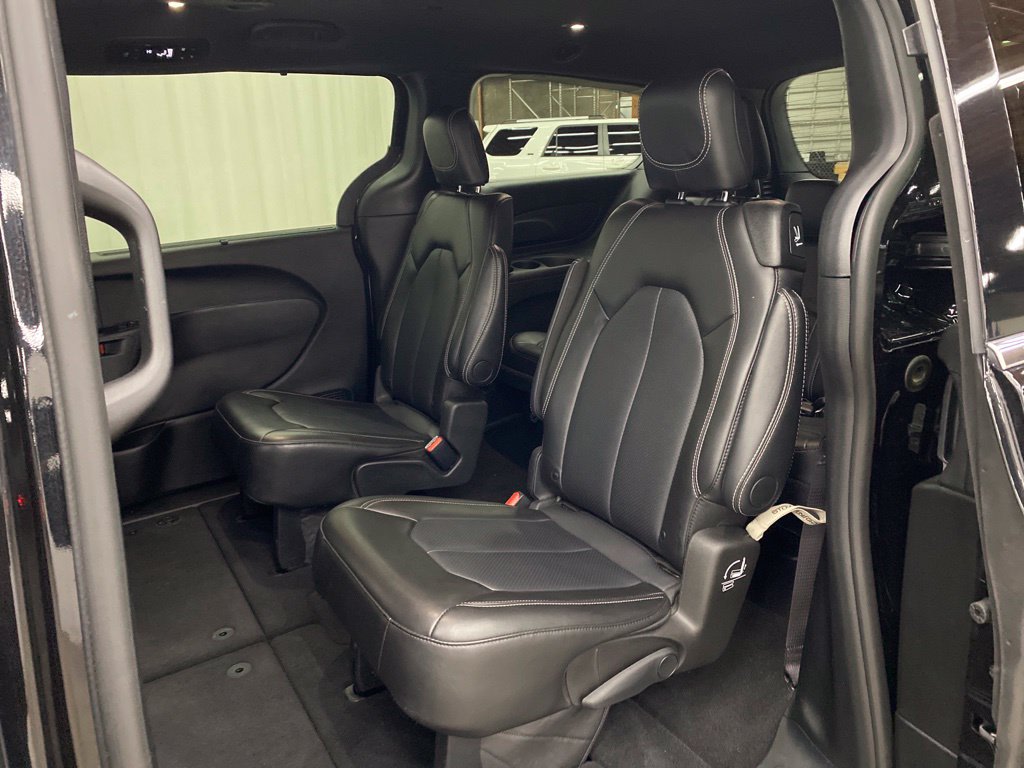 Thumbnail: 2025 Chrysler Pacifica - 23