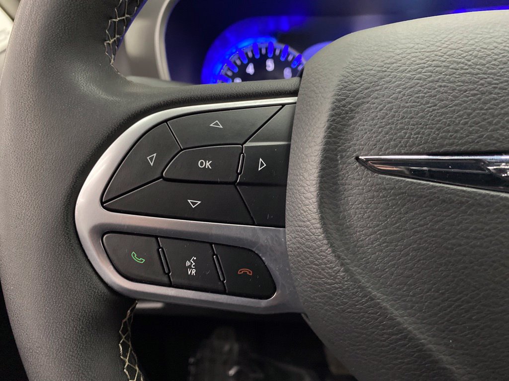 Thumbnail: 2025 Chrysler Pacifica - 25