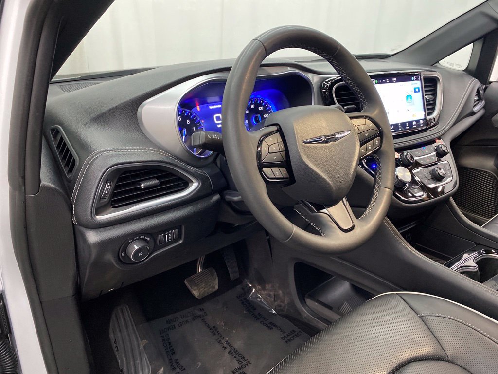 Thumbnail: 2025 Chrysler Pacifica - 2