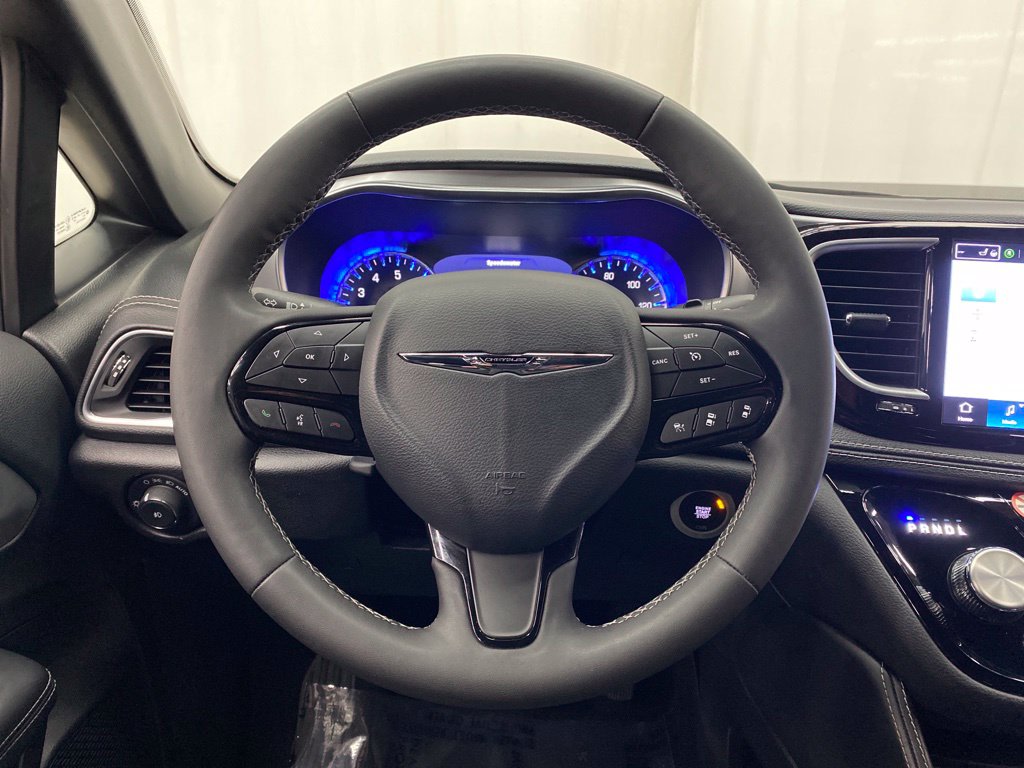 Thumbnail: 2025 Chrysler Pacifica - 12