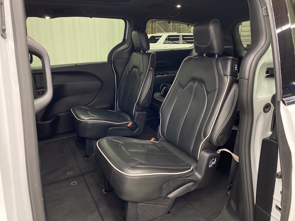 Thumbnail: 2025 Chrysler Pacifica - 22