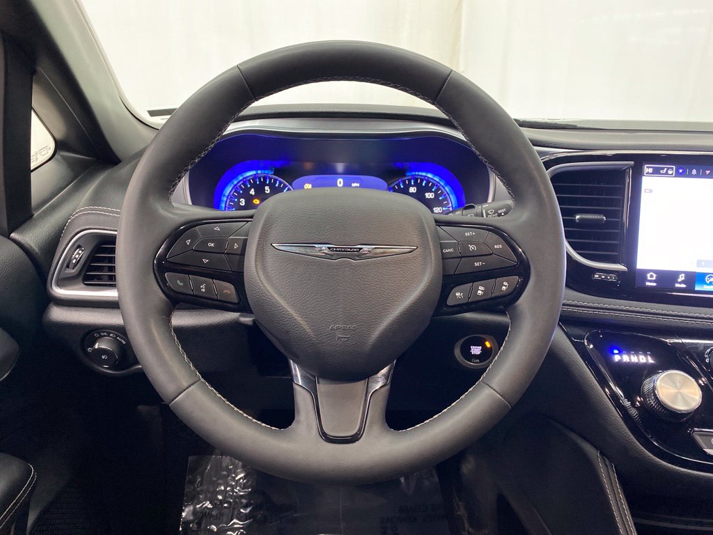 Thumbnail: 2025 Chrysler Pacifica - 12