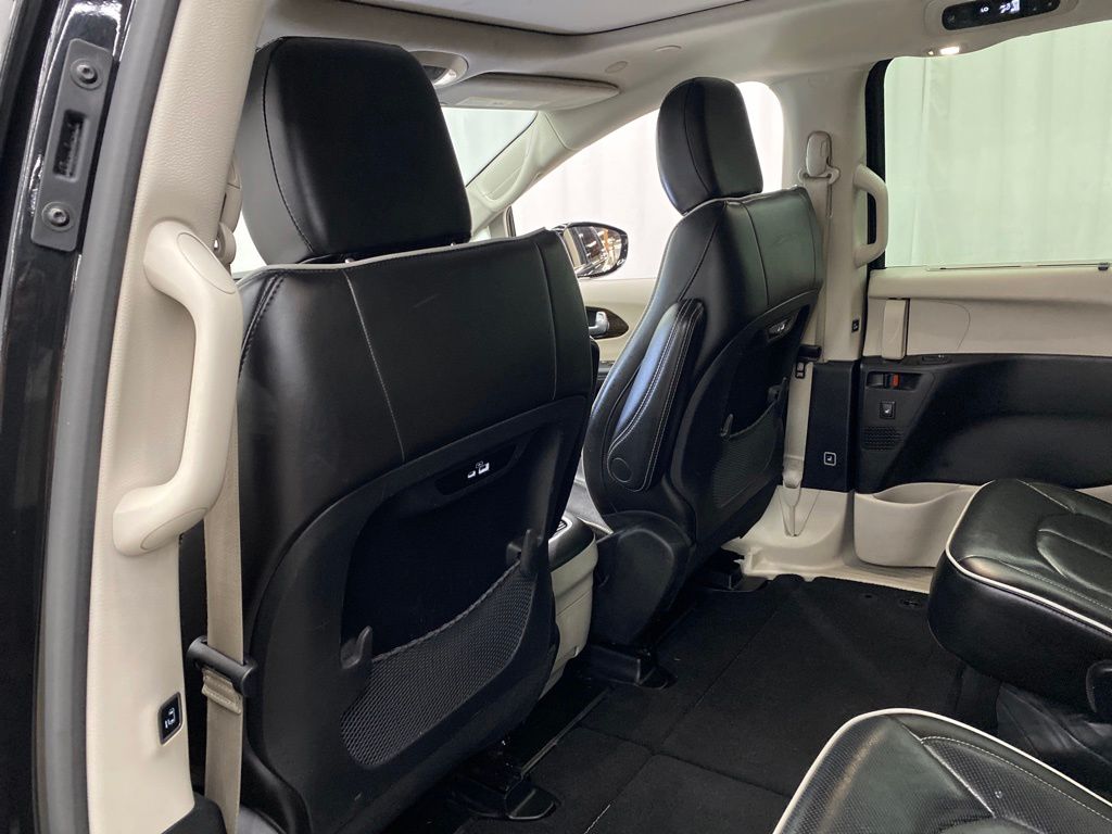 Thumbnail: 2023 Chrysler Pacifica - 13