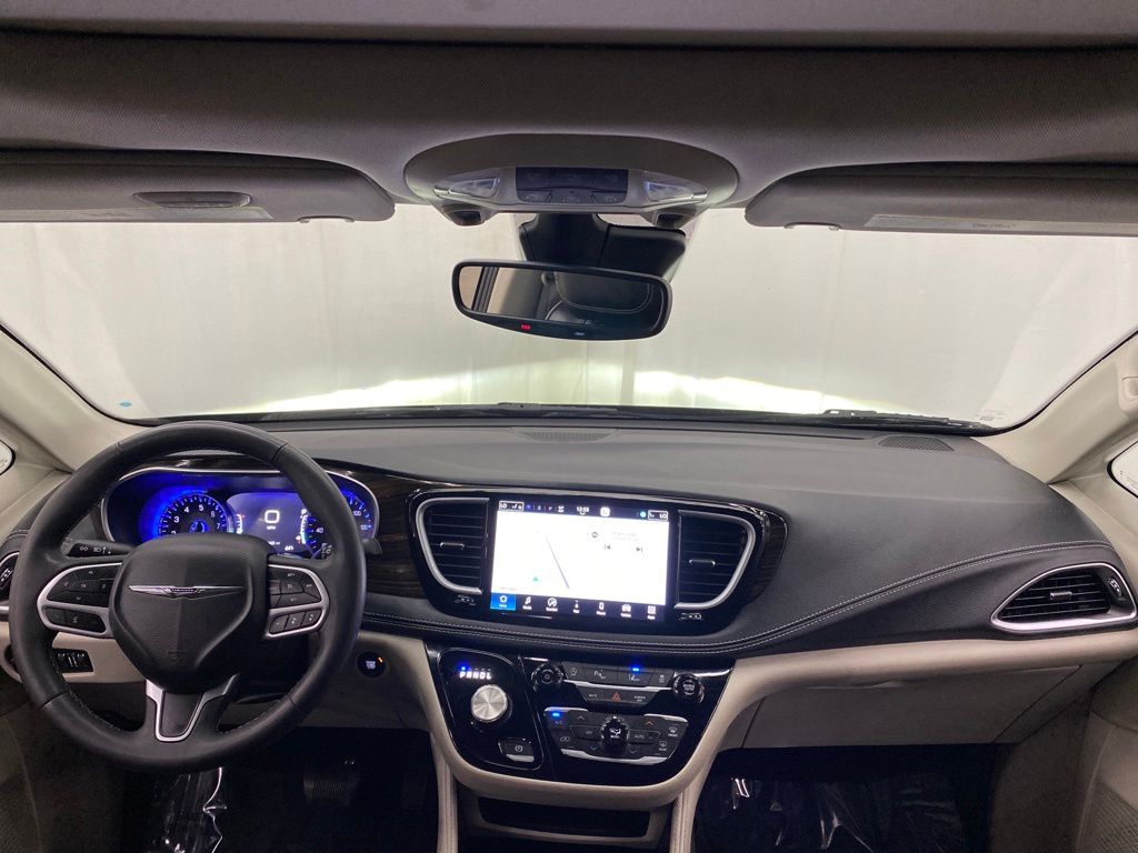 Thumbnail: 2023 Chrysler Pacifica - 10