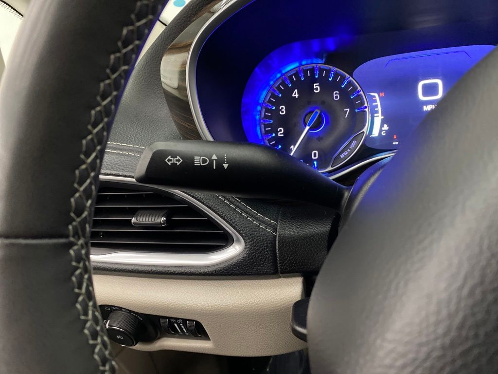 Thumbnail: 2023 Chrysler Pacifica - 28