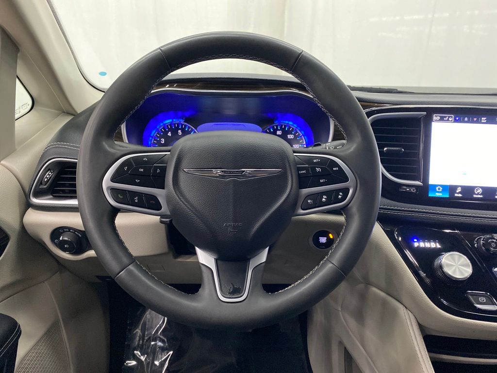 Thumbnail: 2023 Chrysler Pacifica - 14