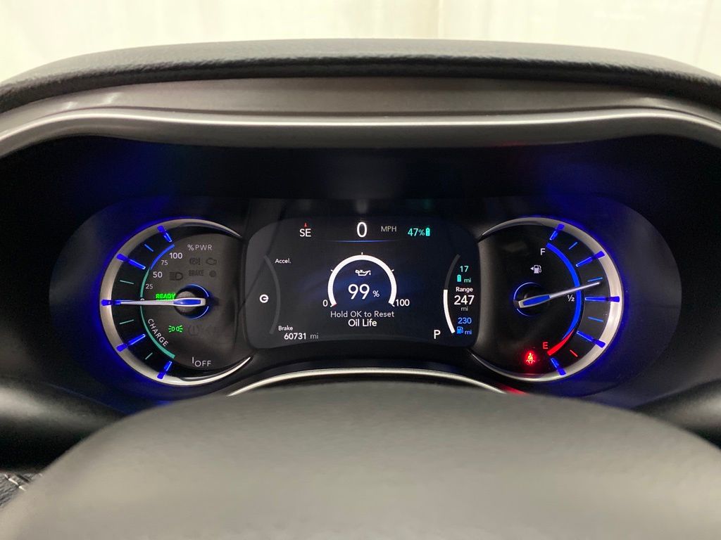 Thumbnail: 2023 Chrysler Pacifica - 16